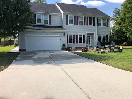 5 signs your moyock roof needs professional soft washing not just a rinse